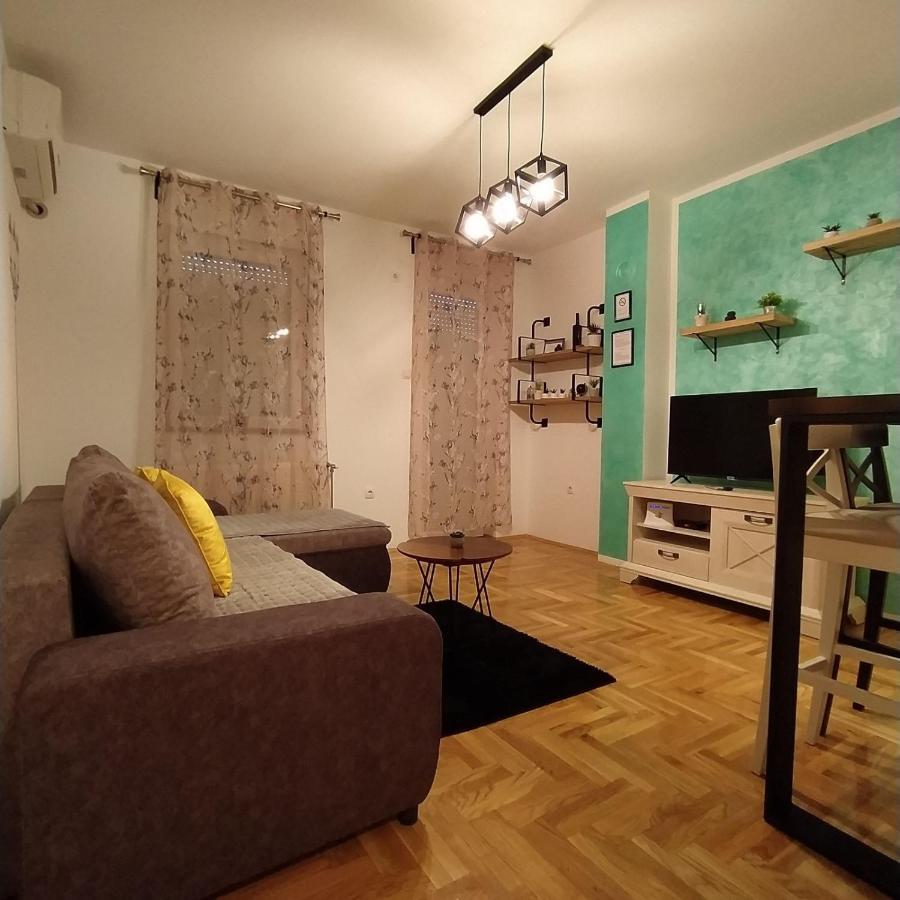 Daniris Apartman Novi Sad Esterno foto