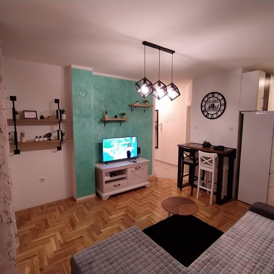 Daniris Apartman Novi Sad Esterno foto